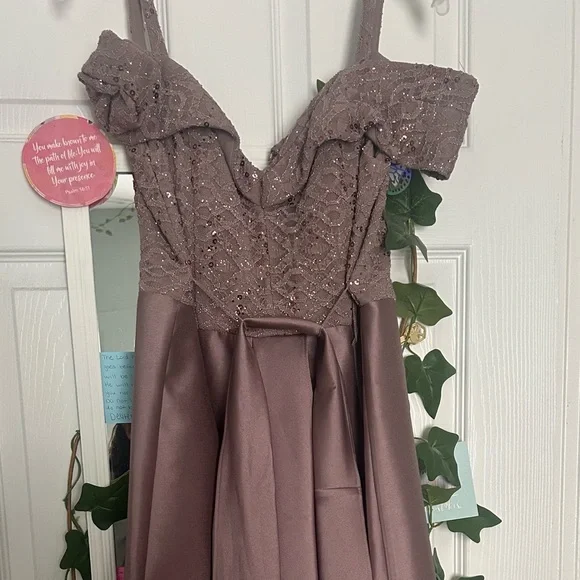 Brown Dress - Picture 2 of 3